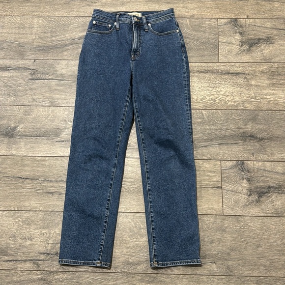 • Madewell • The Perfect Vintage Straight Jean in Bright Indigo Wash: Instacozy - Picture 4 of 6
